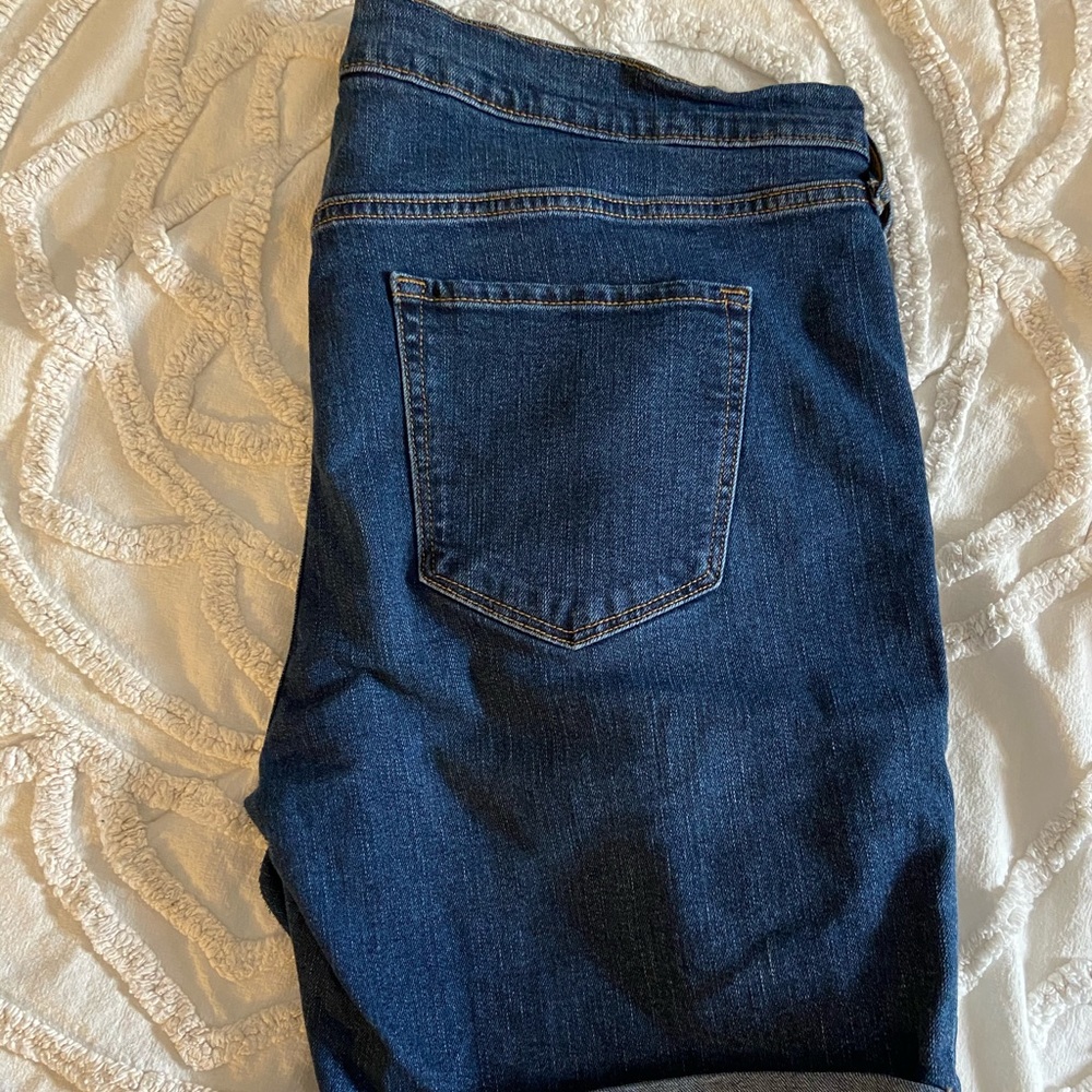 Old Navy Bermuda Shorts - Medium Wash - size 16